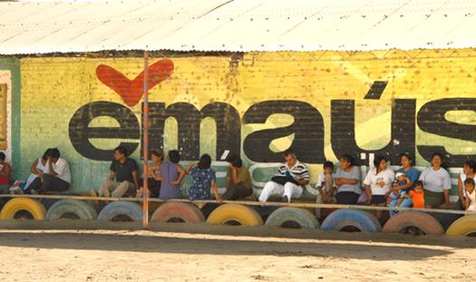 Bazar, file d'attente, Communauté Emmaüs Aguilas, Piura, Pérou