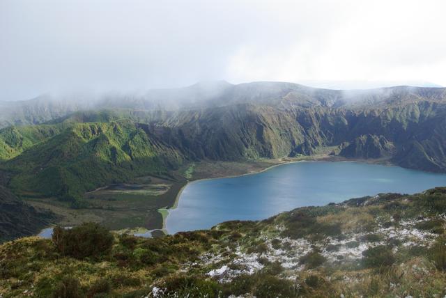 Caldeira situé dans la ville de Fogo sur l'île de São Miguel, Açores