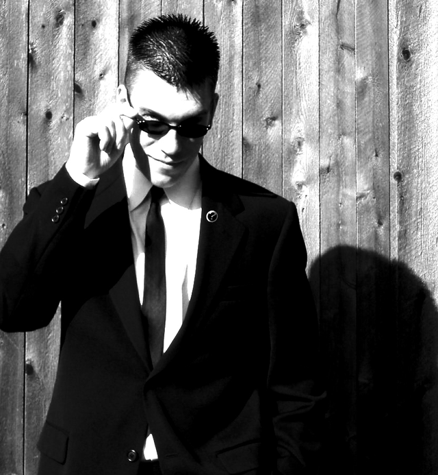 Jared Sorensen, l'auteur, en Agent tel qu'il figure aux credits, muni de son Badge Relais