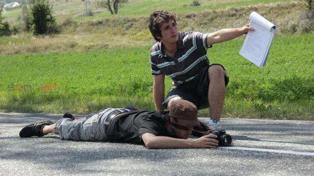 Jake Gaetan Russell (allongé) et Irénée Rostan