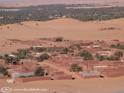 Vu générale d'un ksar, avec ses constructions typique en argile.